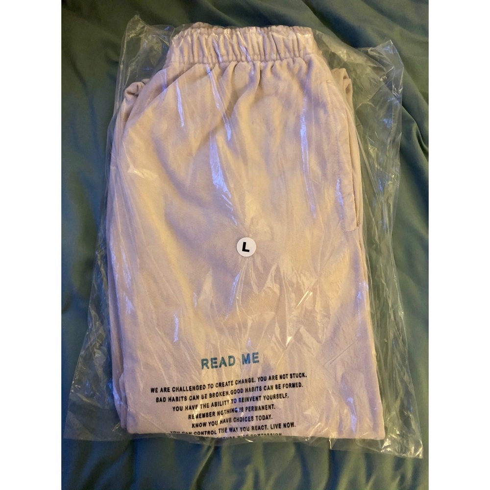 BOYS LIE “read me” sweatpants - Picture 5 of 5
